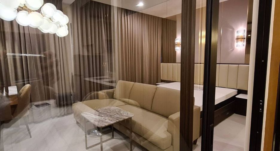 For rent 1 bed condo in Pathum Wan, Bangkok