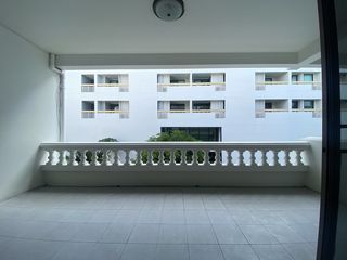 Apartamento en alquiler de 3 habitaciones en Khlong Toei, Bangkok