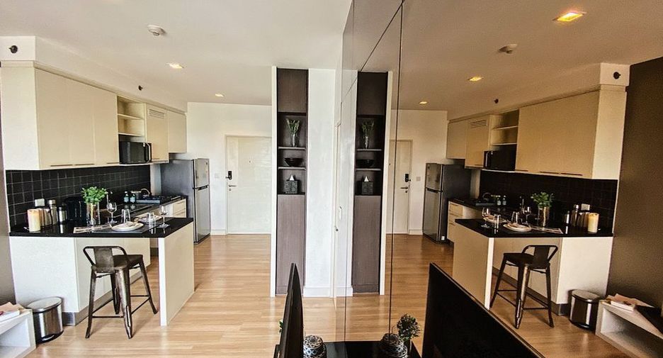 For rent 1 bed condo in Sathon, Bangkok