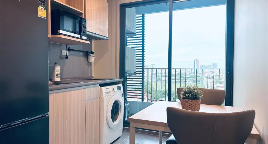 Condo en alquiler de 1 habitaciones en Bang Na, Bangkok