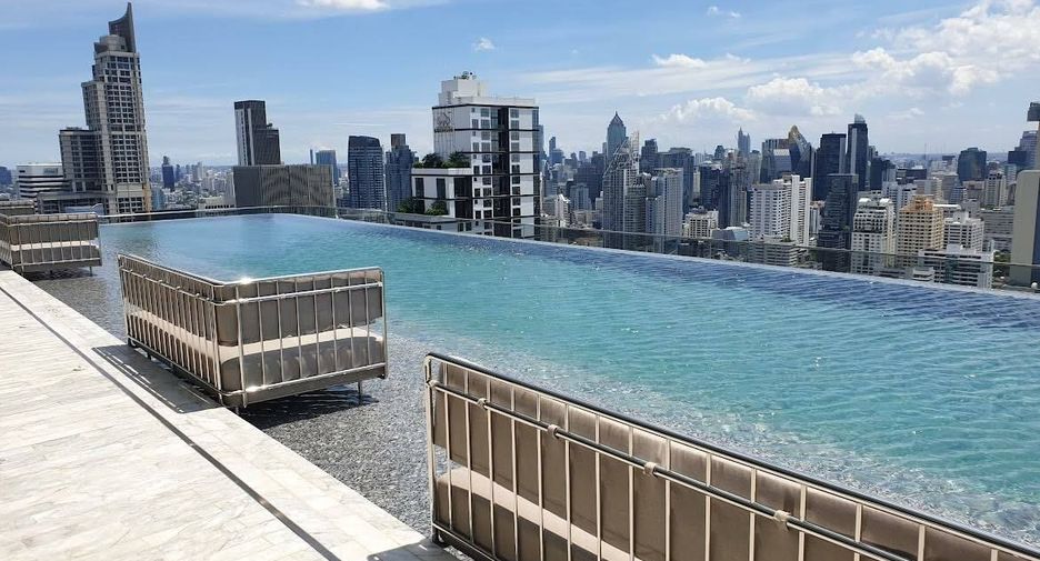 For rent 2 bedrooms condo in Watthana, Bangkok