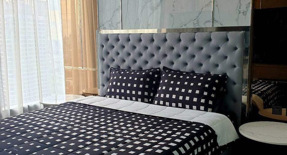 For rent 2 bedrooms condo in Watthana, Bangkok