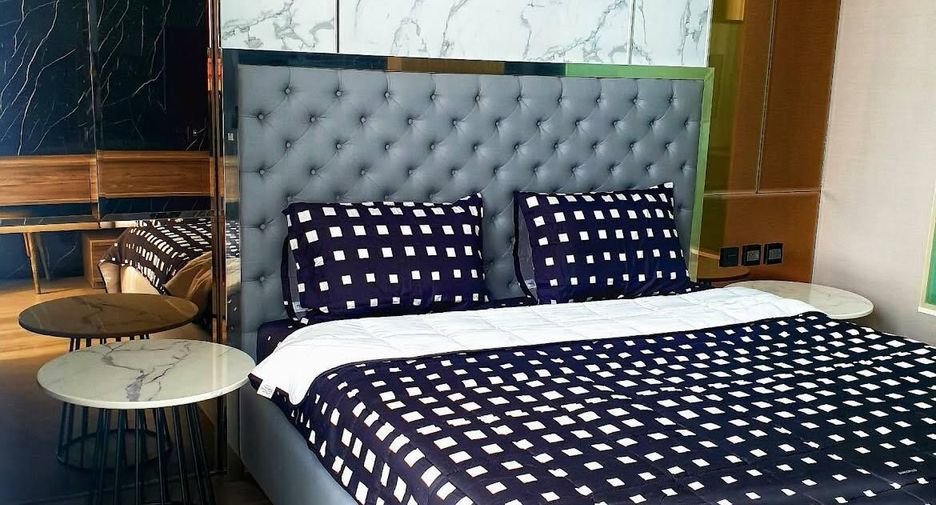 For rent 2 bedrooms condo in Watthana, Bangkok