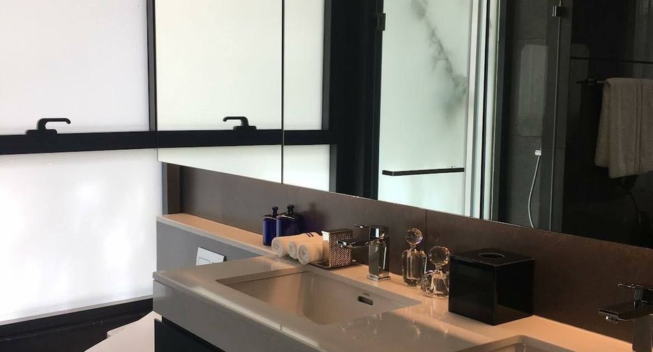For rent 2 bedrooms condo in Watthana, Bangkok