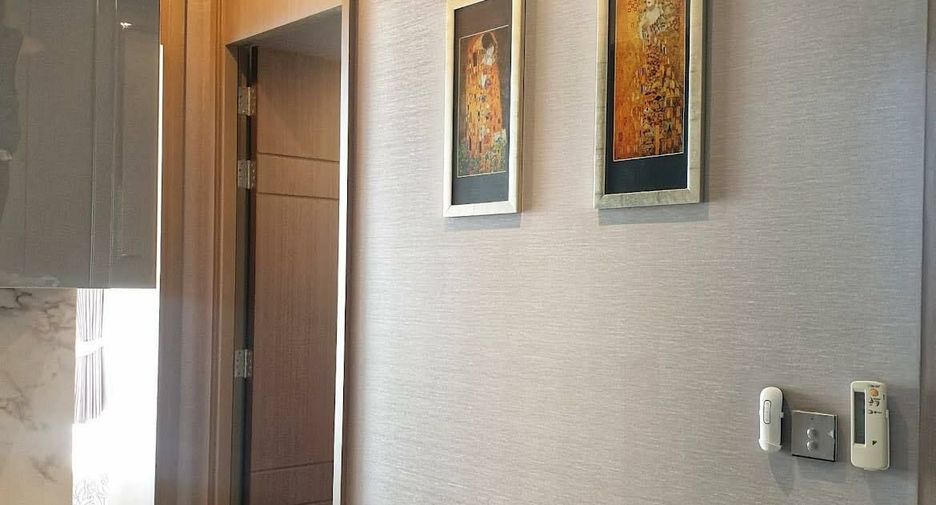 For rent 2 bedrooms condo in Watthana, Bangkok
