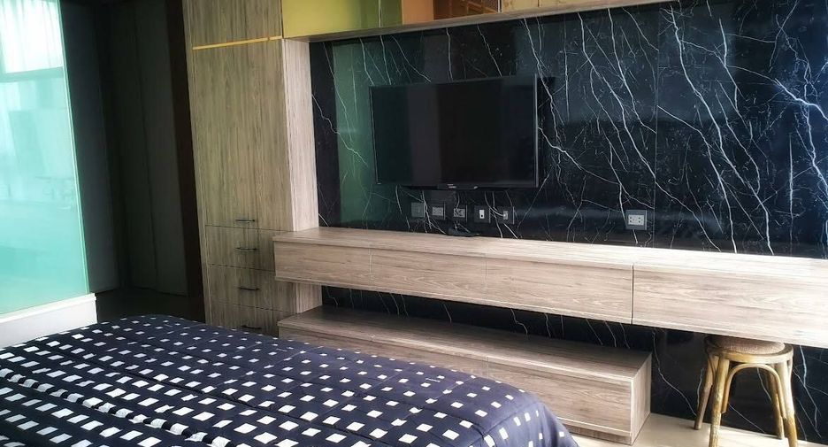 For rent 2 bedrooms condo in Watthana, Bangkok