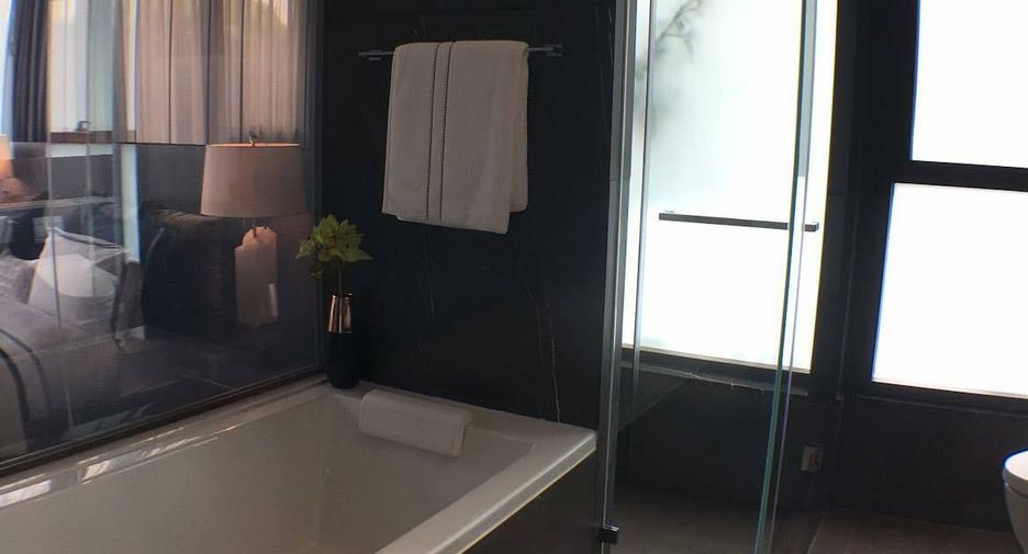 For rent 2 bedrooms condo in Watthana, Bangkok