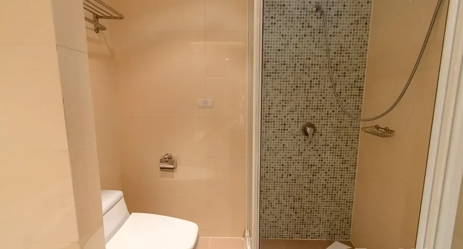 For rent 3 bedrooms apartment in Watthana, Bangkok