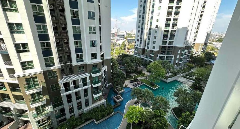 For rent 2 bedrooms condo in Huai Khwang, Bangkok
