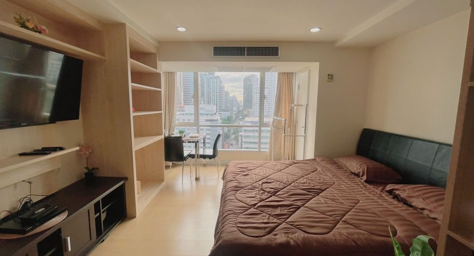 For rent studio condo in Khlong Toei, Bangkok