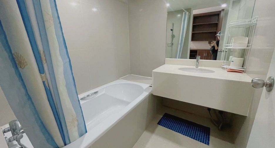 For rent studio condo in Khlong Toei, Bangkok