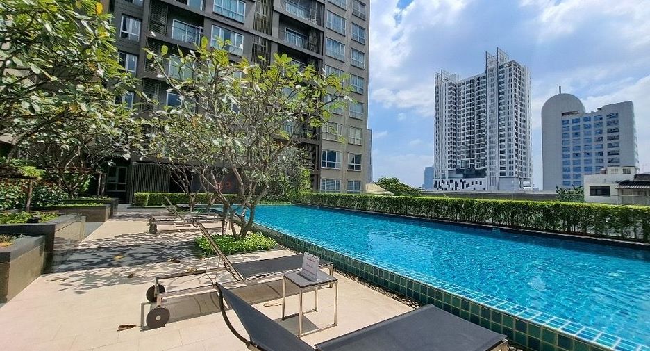 For rent 2 bedrooms condo in Khlong San, Bangkok