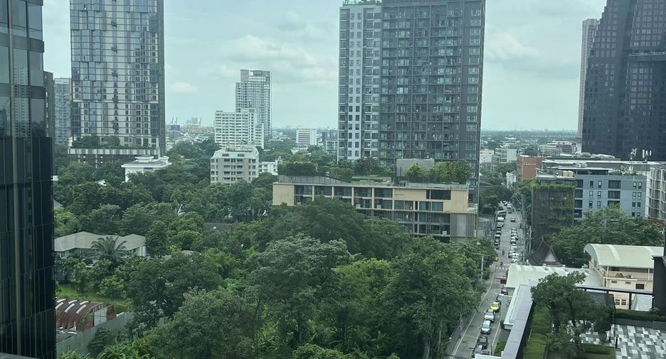 For rent 2 bedrooms condo in Khlong Toei, Bangkok