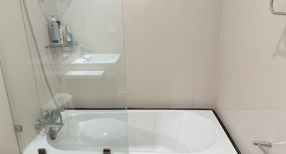Condo en alquiler de 1 habitaciones en Khlong Toei, Bangkok