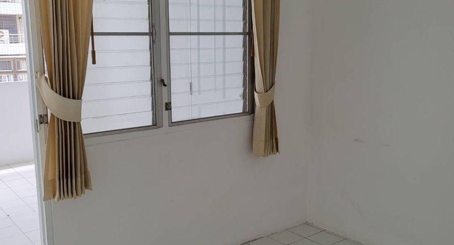 Condo en alquiler de 3 habitaciones en Watthana, Bangkok