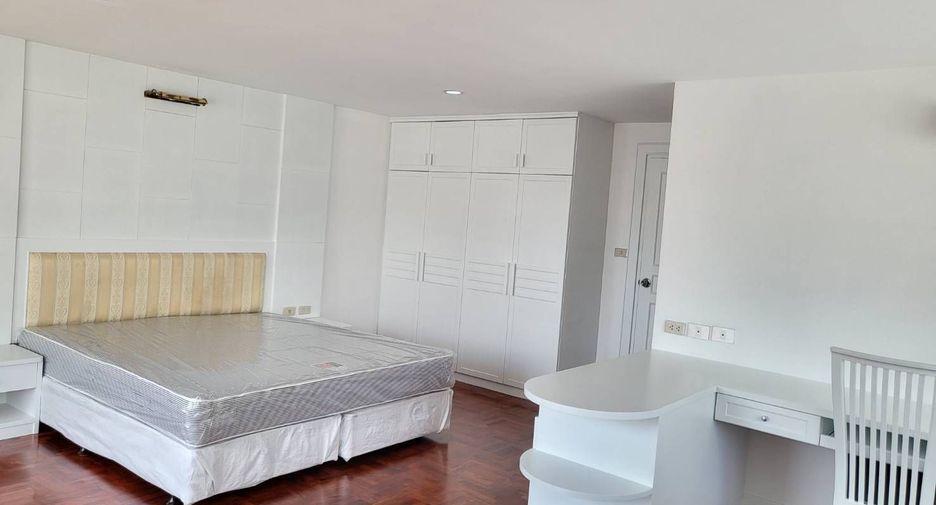 Condo en alquiler de 3 habitaciones en Watthana, Bangkok