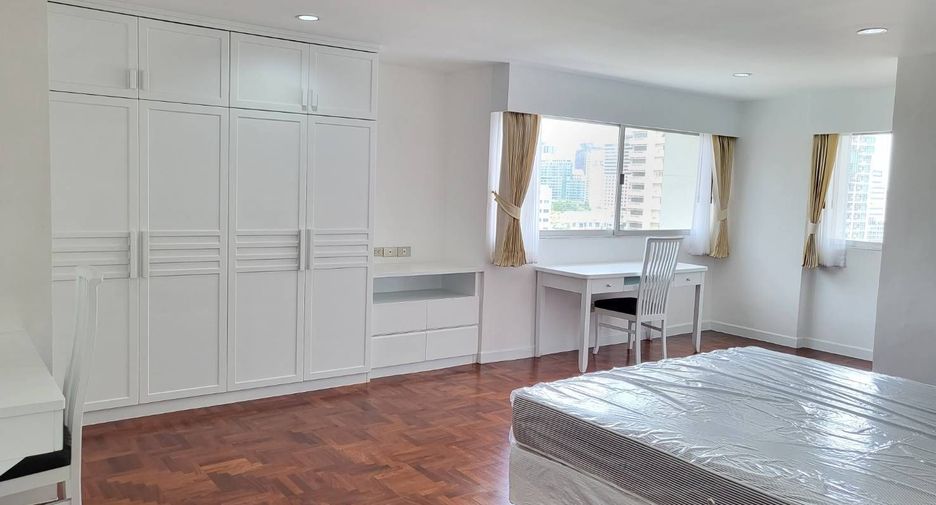 Condo en alquiler de 3 habitaciones en Watthana, Bangkok
