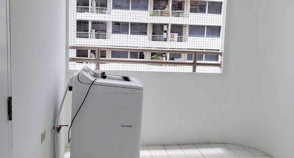 Condo en alquiler de 3 habitaciones en Watthana, Bangkok