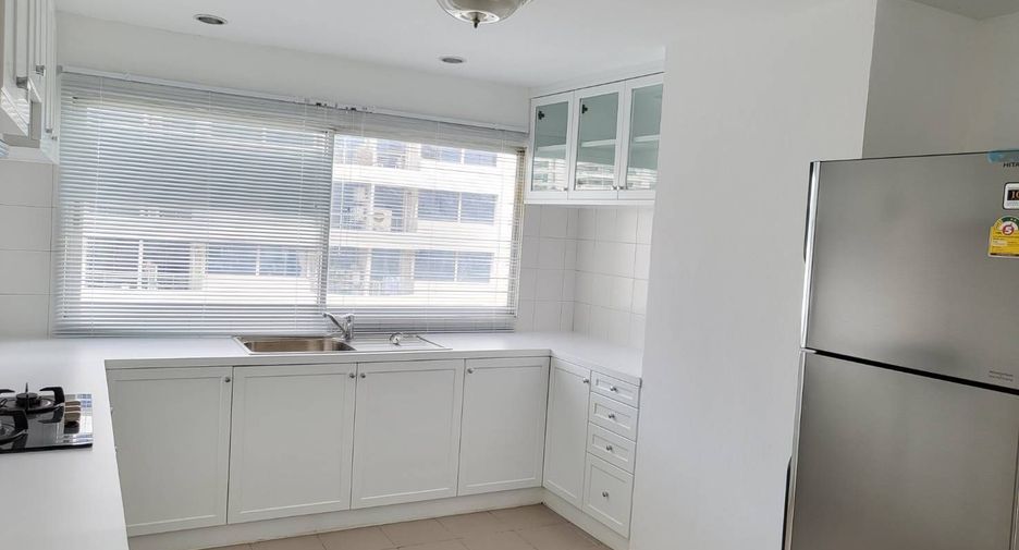 Condo en alquiler de 3 habitaciones en Watthana, Bangkok