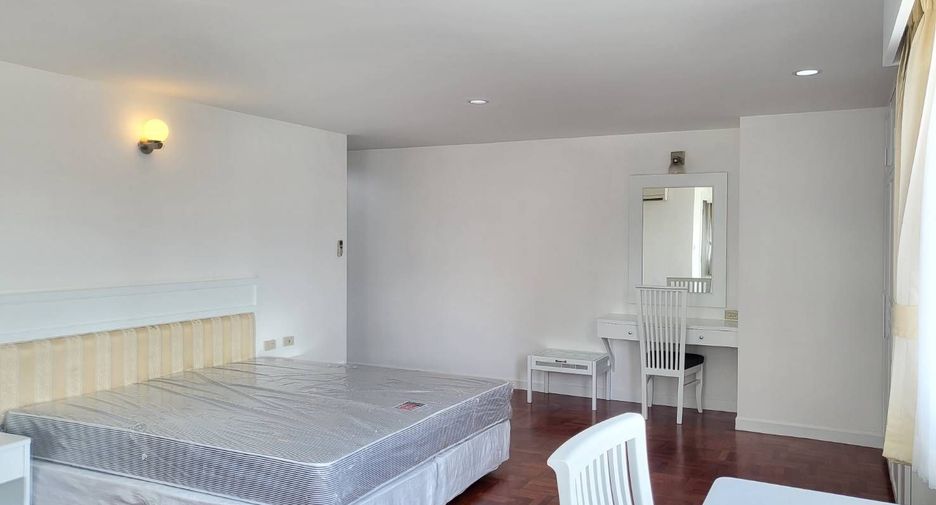 Condo en alquiler de 3 habitaciones en Watthana, Bangkok