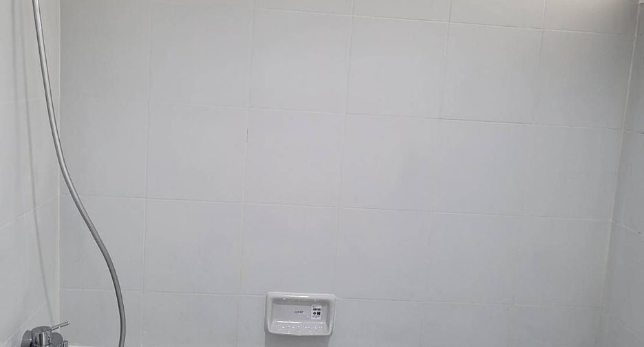 Condo en alquiler de 3 habitaciones en Watthana, Bangkok