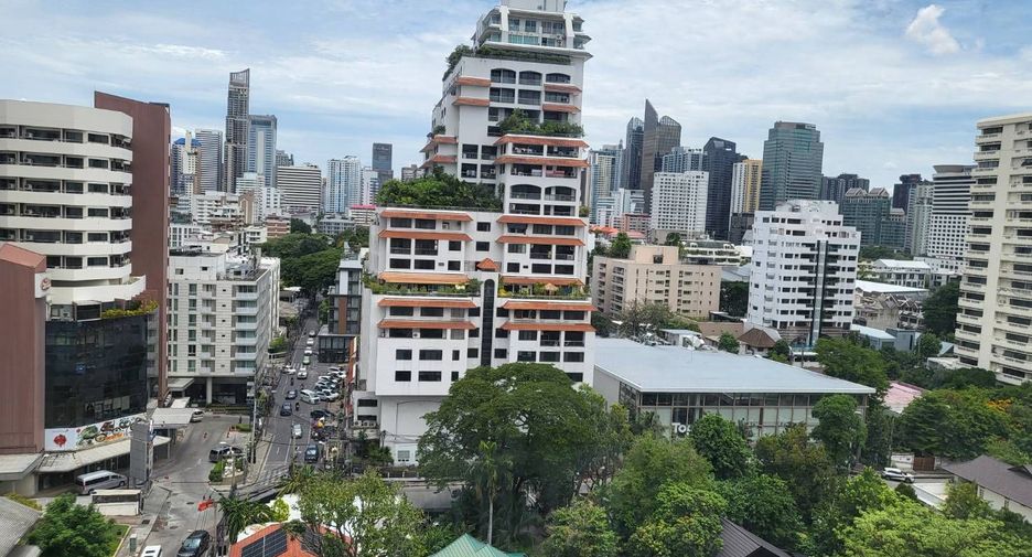 Condo en alquiler de 3 habitaciones en Watthana, Bangkok