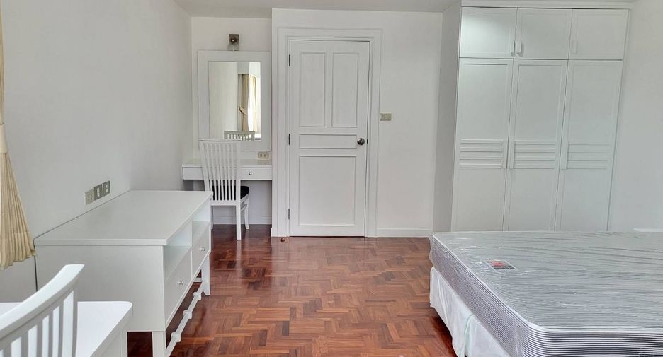 Condo en alquiler de 3 habitaciones en Watthana, Bangkok