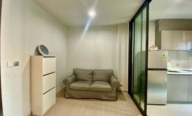 Wohnung zur Miete mit 1 Zimmer in Huai Khwang, Bangkok