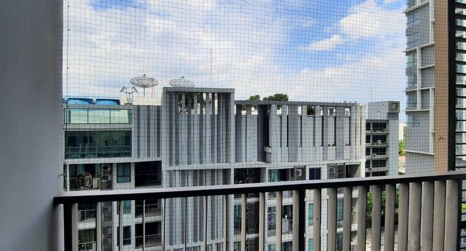 For rent 1 bed condo in Phra Khanong, Bangkok