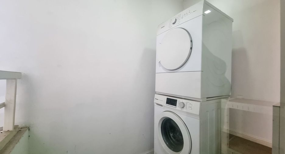 For rent 2 ベッドルーム condo in Khlong Toei, Bangkok