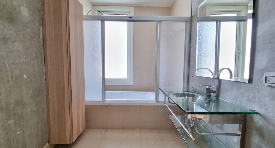 For rent 2 ベッドルーム condo in Khlong Toei, Bangkok
