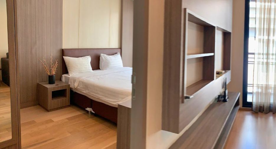 For rent 1 bed condo in Watthana, Bangkok