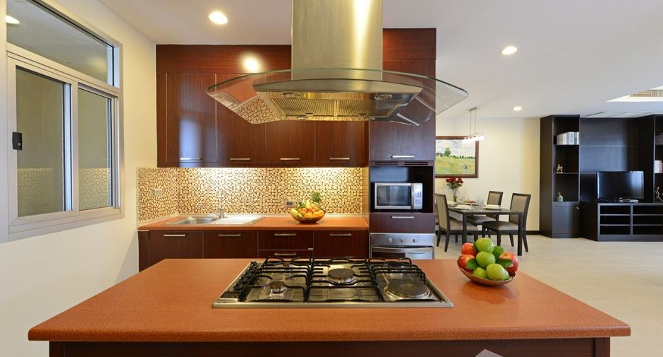 For rent 2 bedrooms apartment in Watthana, Bangkok