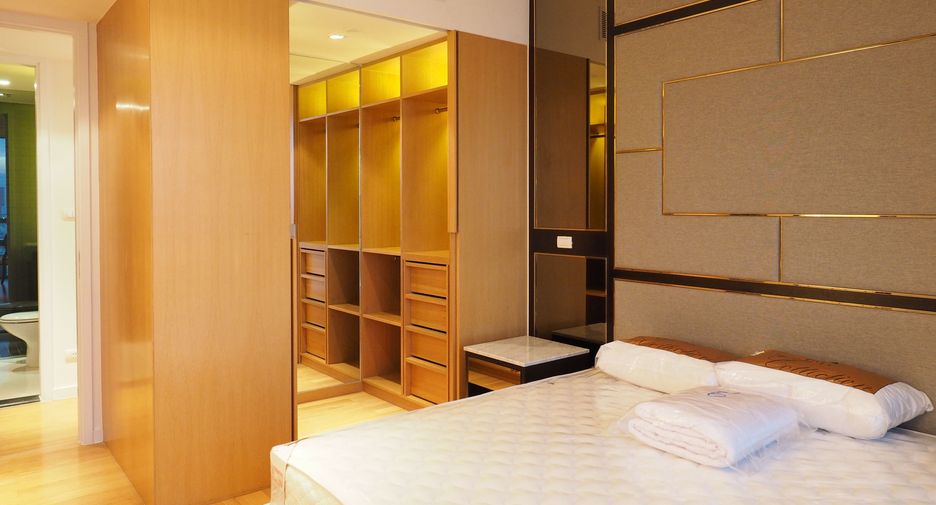 À louer 2 chambres condo à Yan Nawa, Bangkok