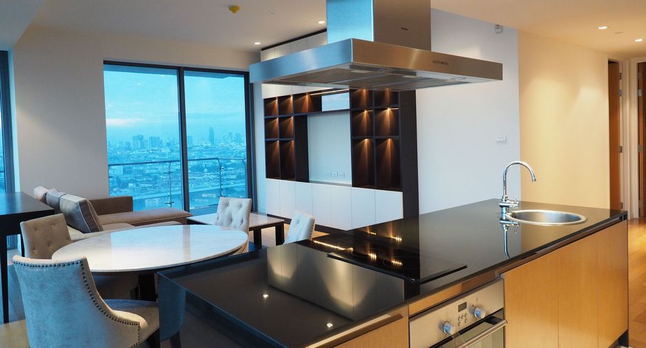 À louer 2 chambres condo à Yan Nawa, Bangkok