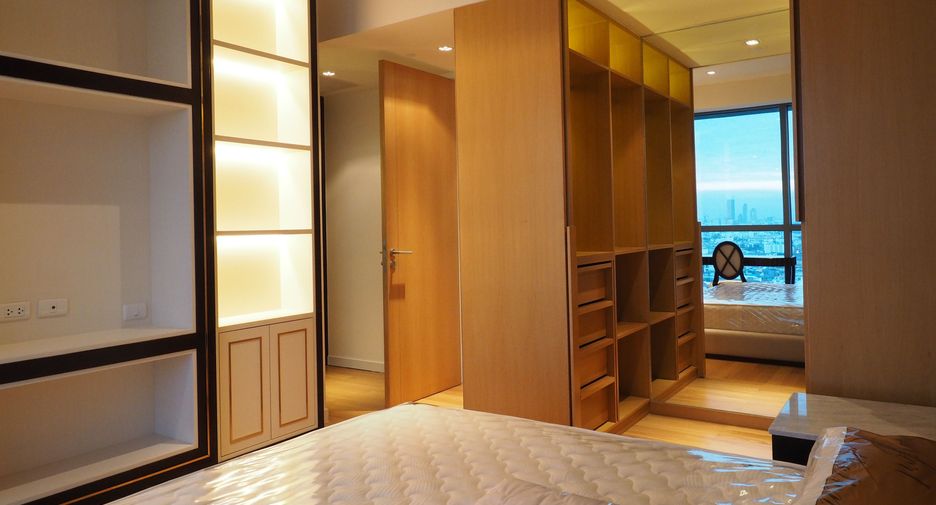 À louer 2 chambres condo à Yan Nawa, Bangkok