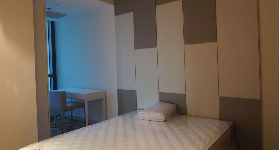 À louer 2 chambres condo à Yan Nawa, Bangkok