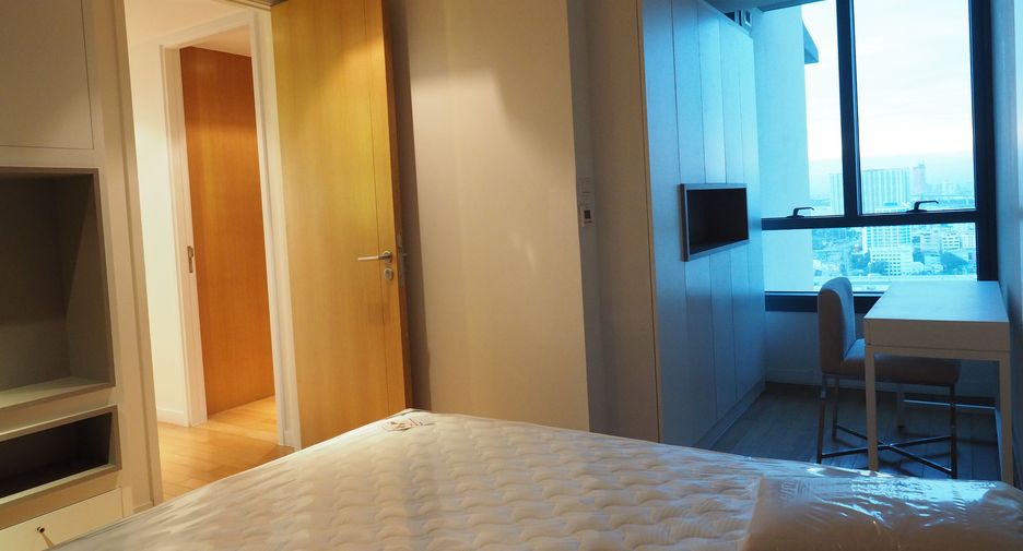 À louer 2 chambres condo à Yan Nawa, Bangkok
