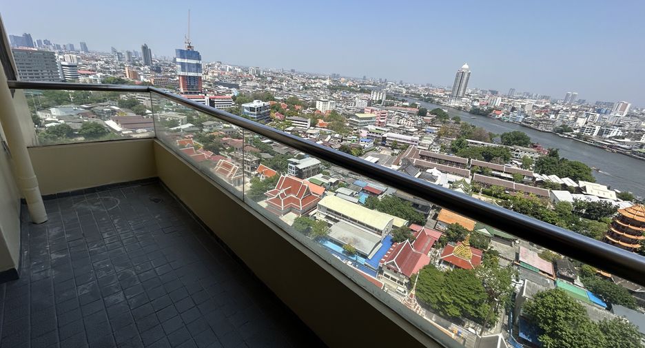 Wohnung zur Miete mit 3 Zimmer in Khlong San, Bangkok