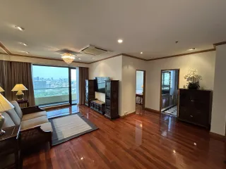 For rent 3 bedrooms condo in Khlong San, Bangkok