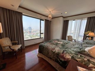 For rent 3 bedrooms condo in Khlong San, Bangkok