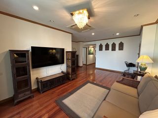 For rent 3 bedrooms condo in Khlong San, Bangkok