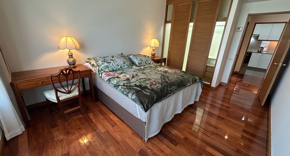 Wohnung zur Miete mit 3 Zimmer in Khlong San, Bangkok