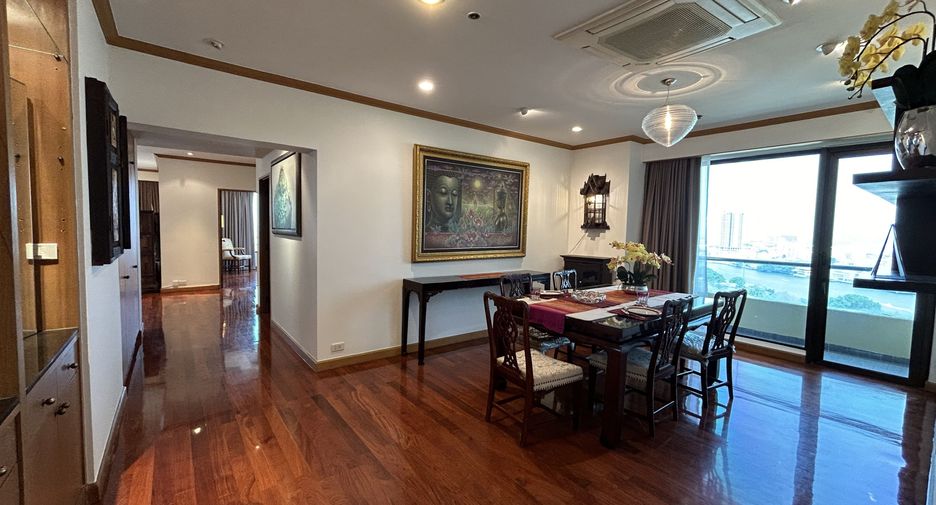 Wohnung zur Miete mit 3 Zimmer in Khlong San, Bangkok