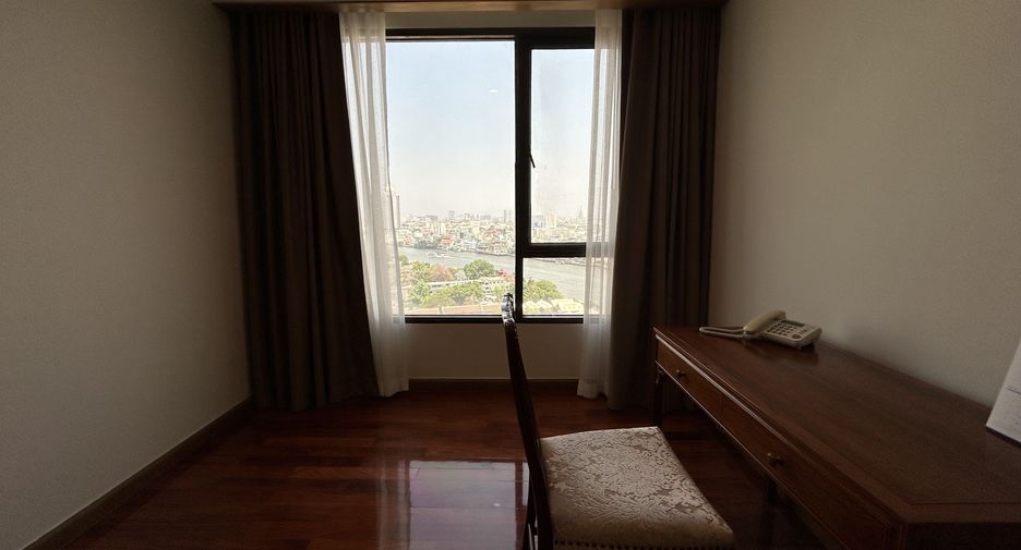 Wohnung zur Miete mit 3 Zimmer in Khlong San, Bangkok