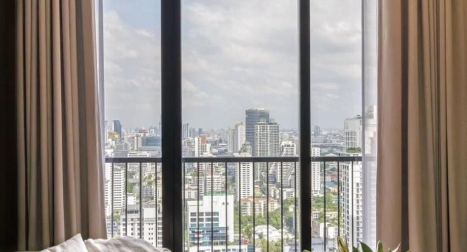 For rent 2 bedrooms condo in Watthana, Bangkok