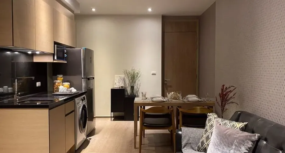 For rent 2 bedrooms condo in Khlong Toei, Bangkok
