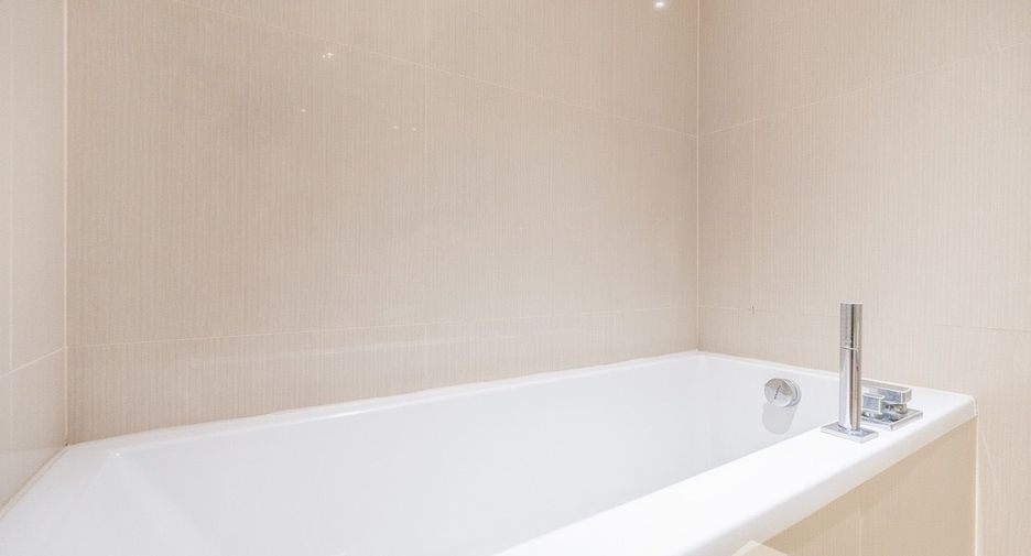 For rent 2 ベッドルーム condo in Watthana, Bangkok
