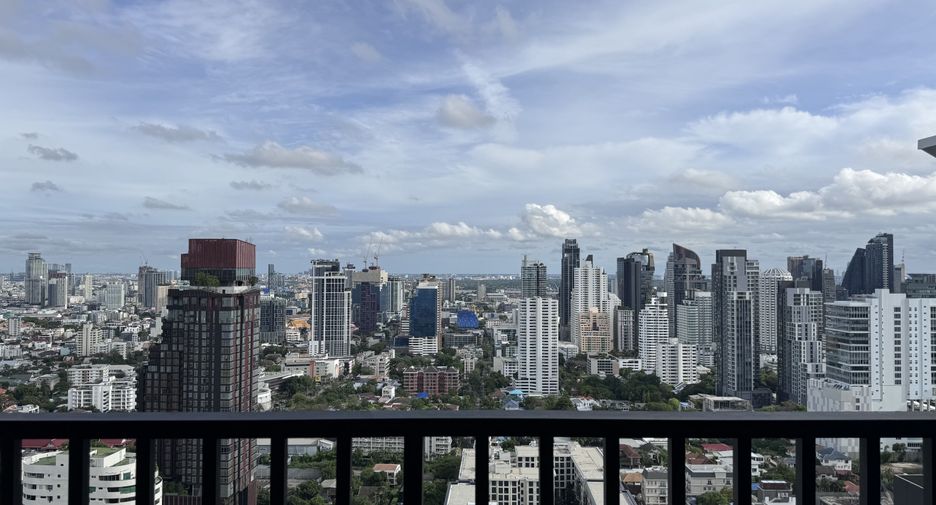 Condo en alquiler de 2 habitaciones en Watthana, Bangkok