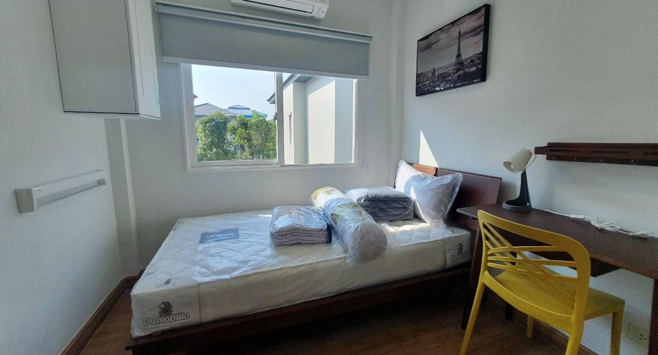 Casa en alquiler de 3 habitaciones en Bang Phli, Samut Prakan